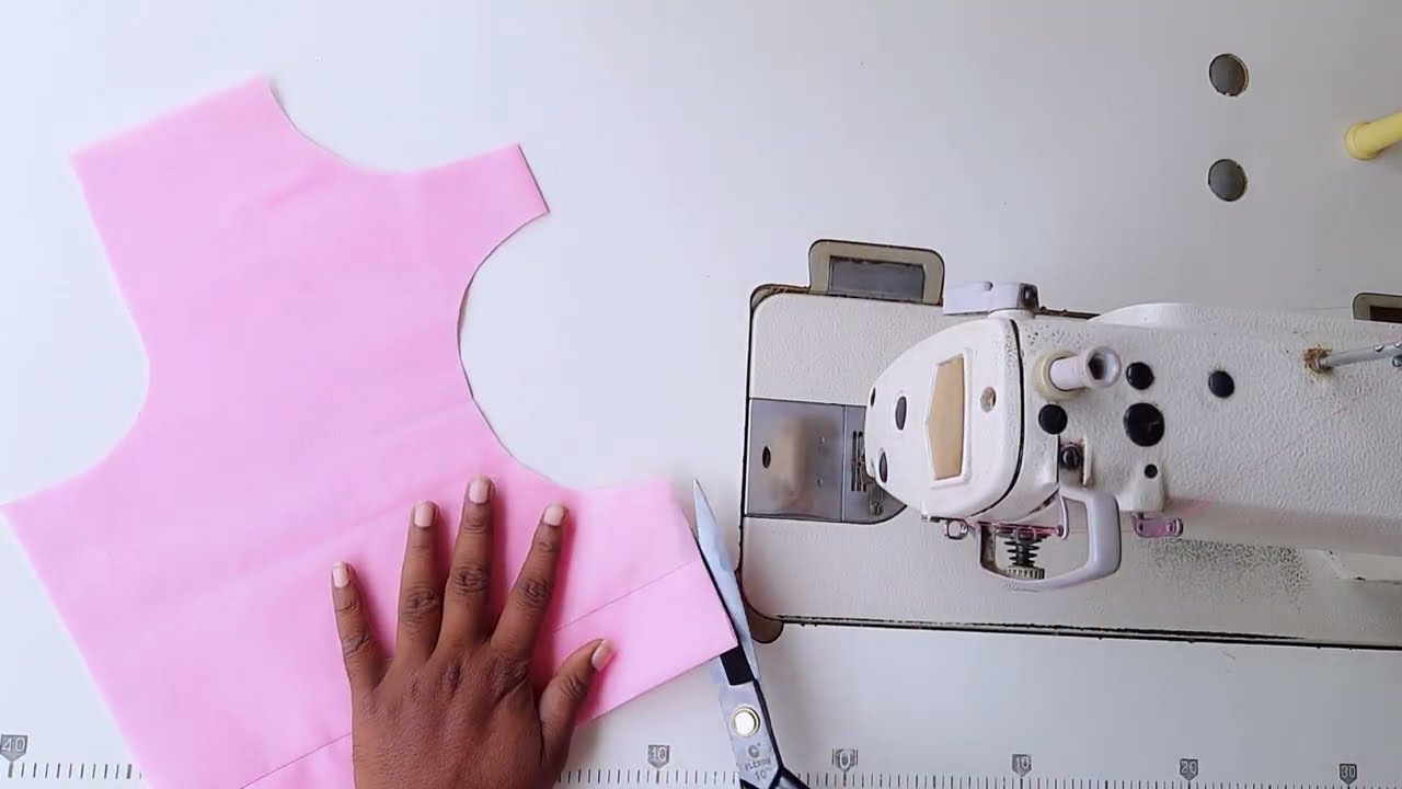 Design 51 d. stylish round shape back hook boat neck blouse design | round  shape blouse design