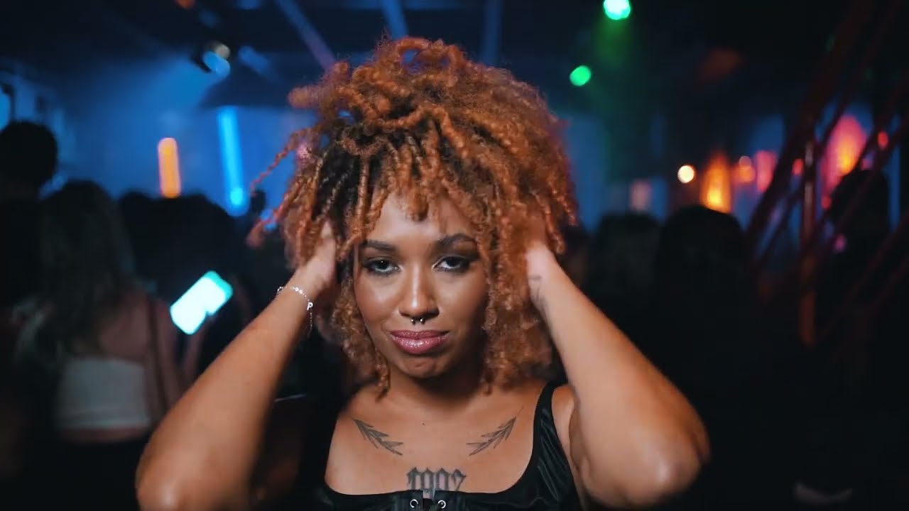 MIV - Cheia de Manias [Official Music Video]