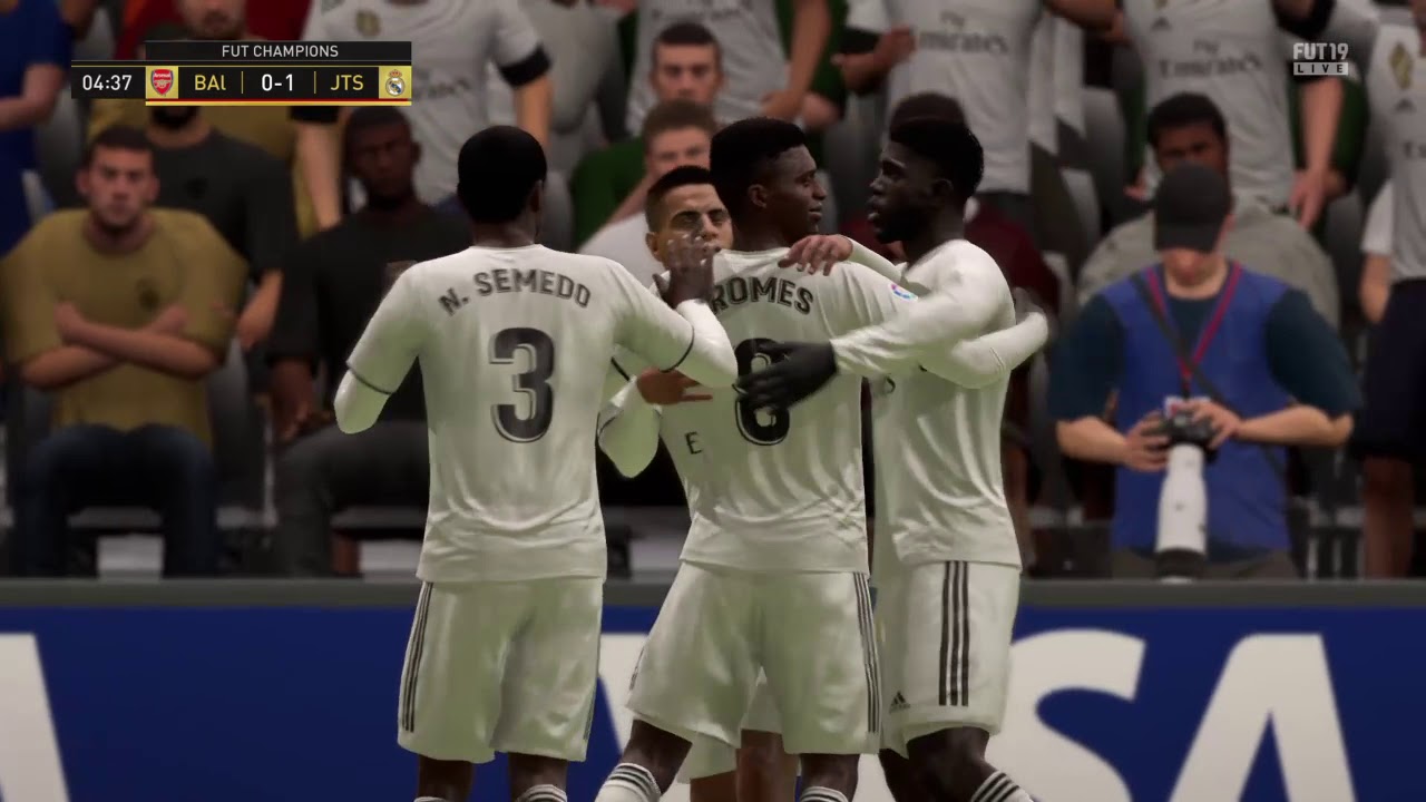 //FIFA19 FUT INSANE CROSS GOAL BY QUINCY PROMES//