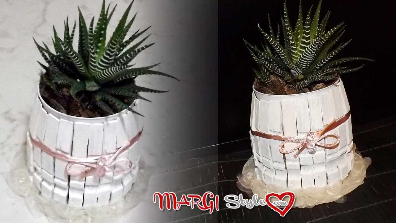 Riciclo flaconi plastica con mollette stile Shabby Chic