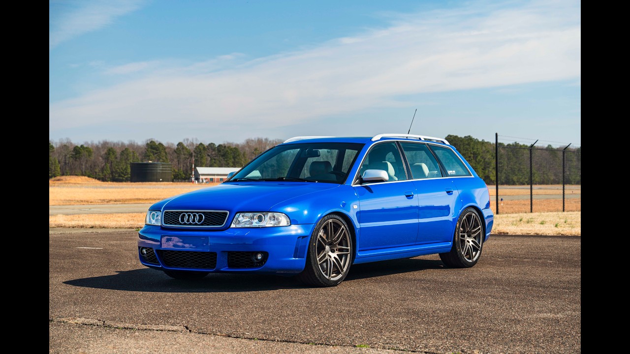 RS4 Avant Walk Around Video