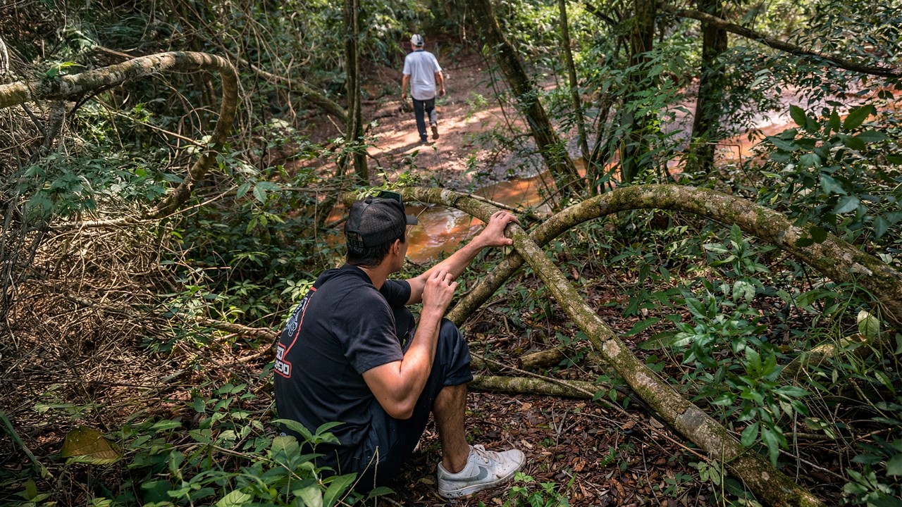 ESTAMOS SENDO CA&Ccedil;ADOS PELO ESTRANHO DO RIO...
