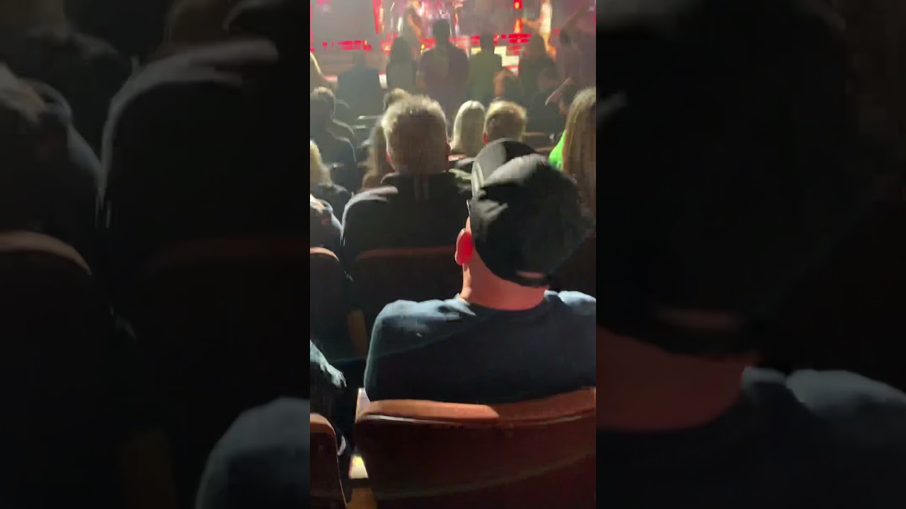 REO Speedwagon - Back On The Road Again (with Bruce Hall on lead vocal)