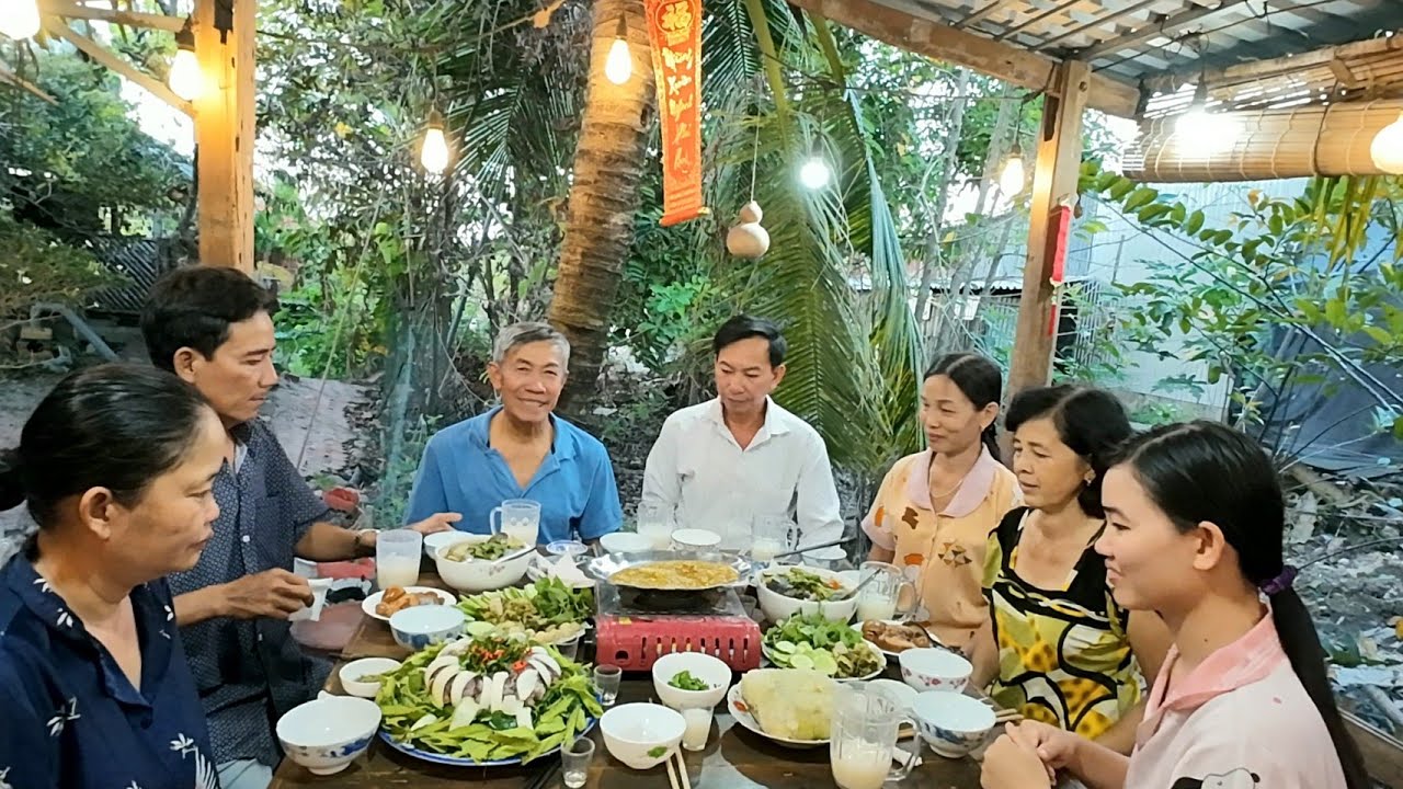 Lần Đầu Gia Đình 2 Bên Ăn TẾT Muộn Cùng Nhau, Hành Trình Từ Lâm Đồng Về Đồng Tháp