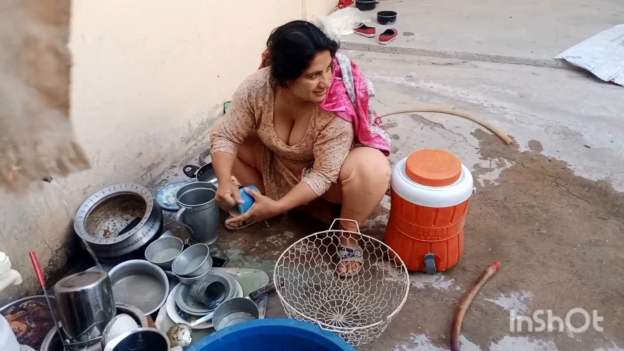 Sardi mein Bartan Dhona Par Gay _ Pak family vlog | Desi Aunty New Village Vlog