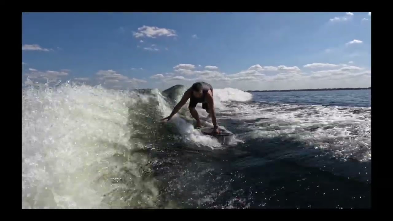 Wakesurfing a brand new supreme s220