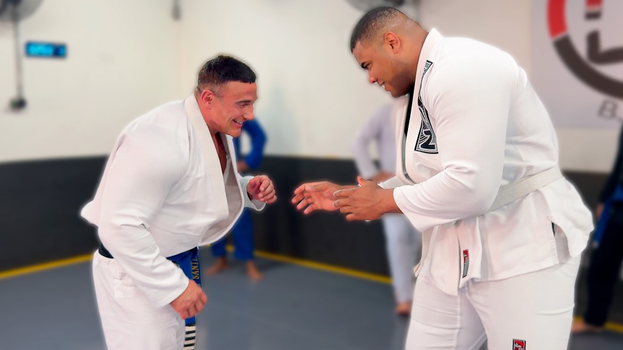 BITELO ENCAROU FÁBIO GIGA NO JIU-JÍTSU NO BATALHÃO DA ROTA