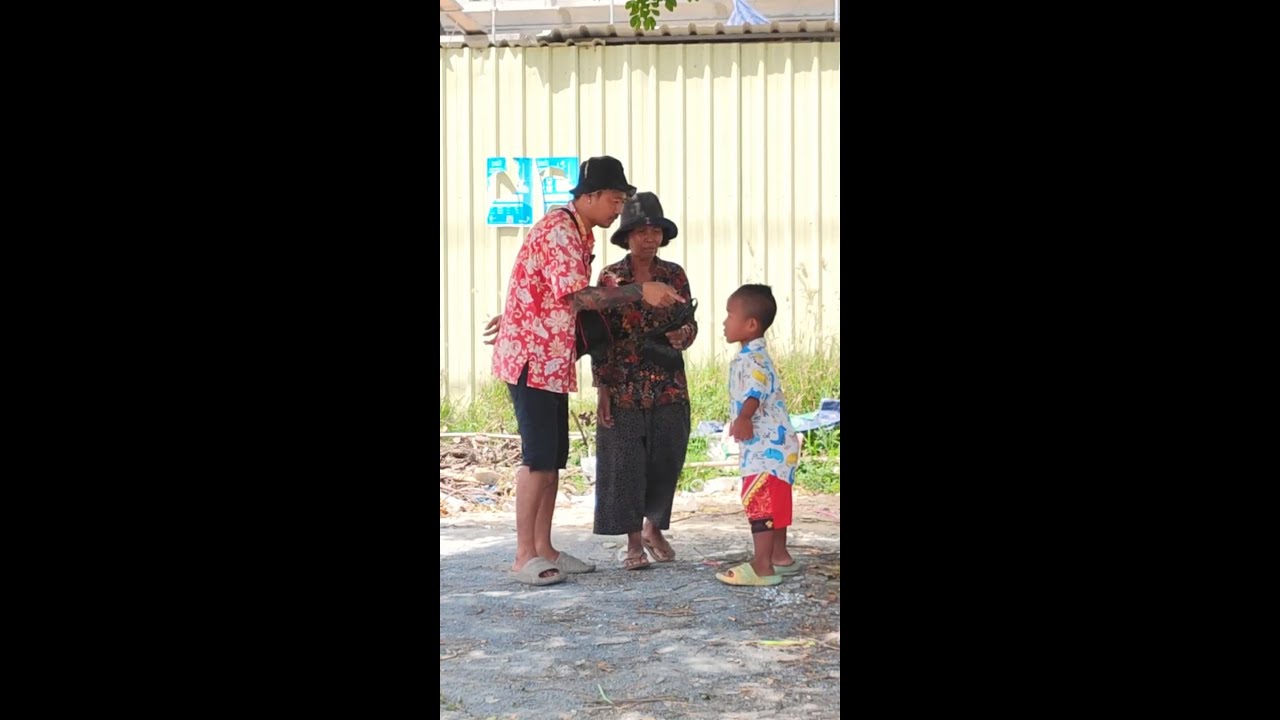 ម៉ាក់អ៊ុំ! ម៉េចបានកោសក់កូនខ្ញុំចឹង?🙏😭 [Nook Nook idol]