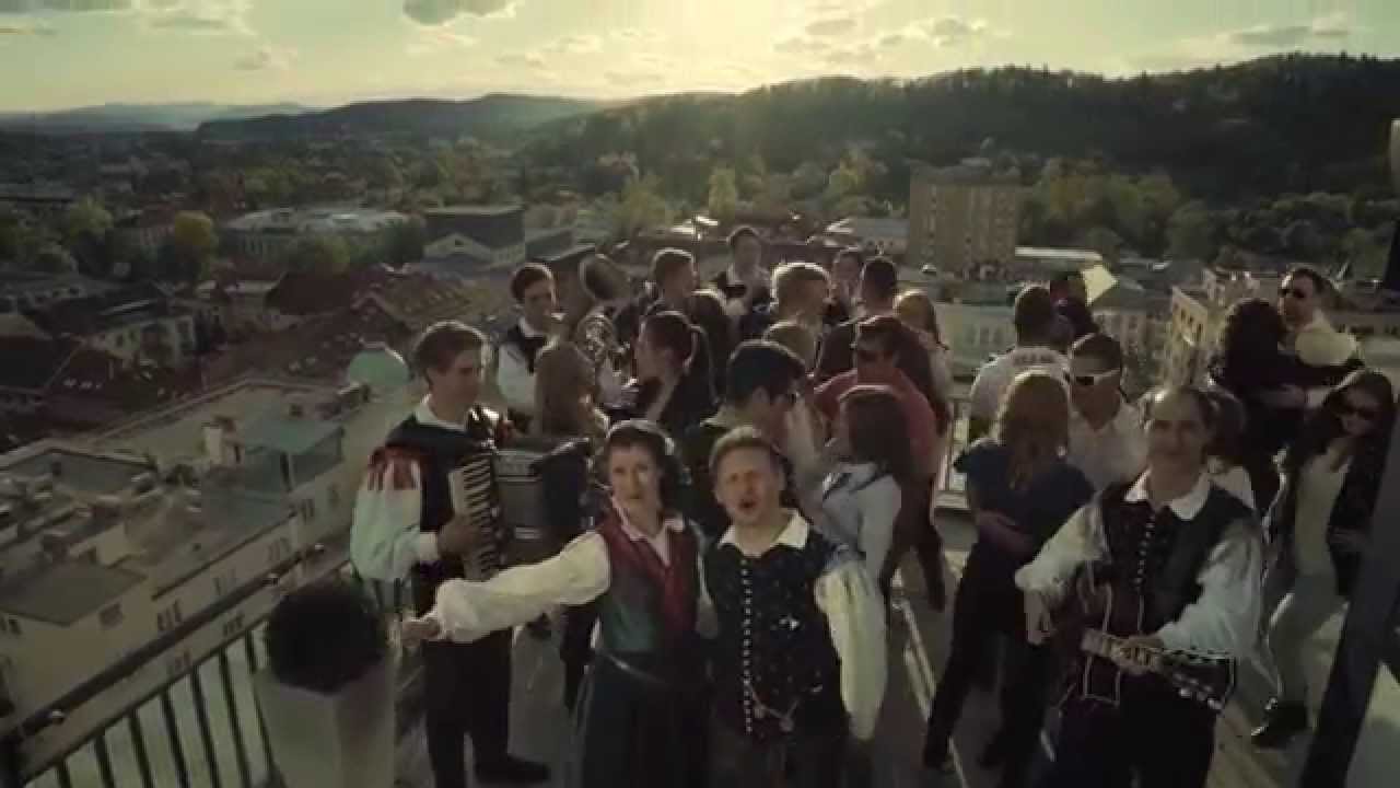 Ansambel Sa&scaron;a Avsenika - MLADI SMO (official video)