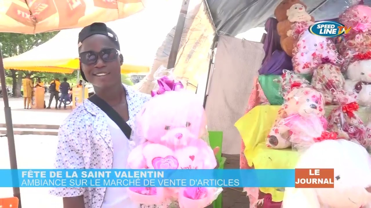 Fête de la Saint Valentin : Ambiance sur le marché de vente d'articles