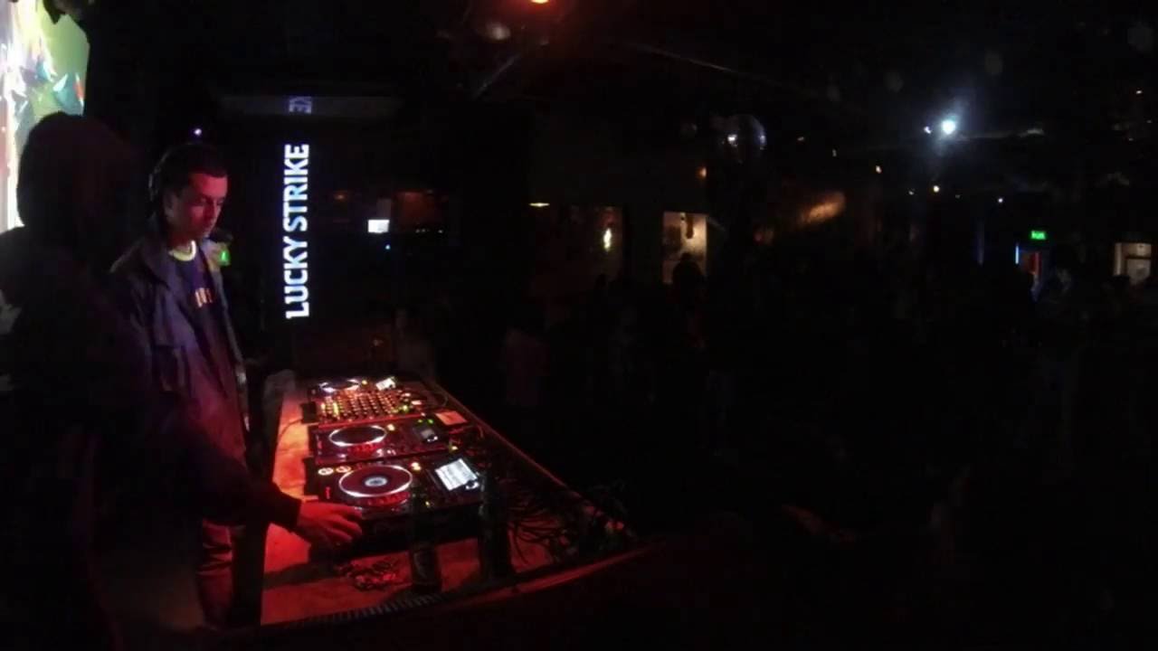 NO GROOVE - EME / DRAGON DE BARRANCO