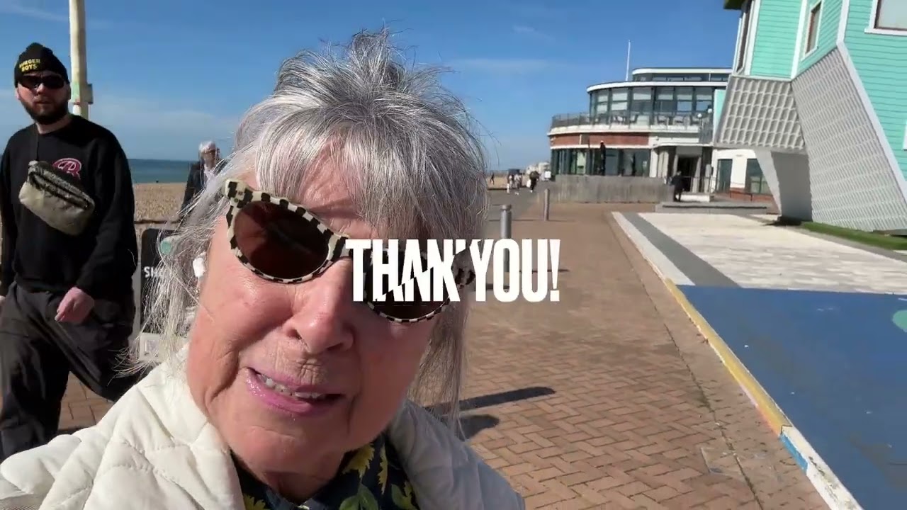 MY BRIGHTON WALKS IN THIS GLORIOUS SPRING WEATHER, HOW I TRAVEL SOLO.......
