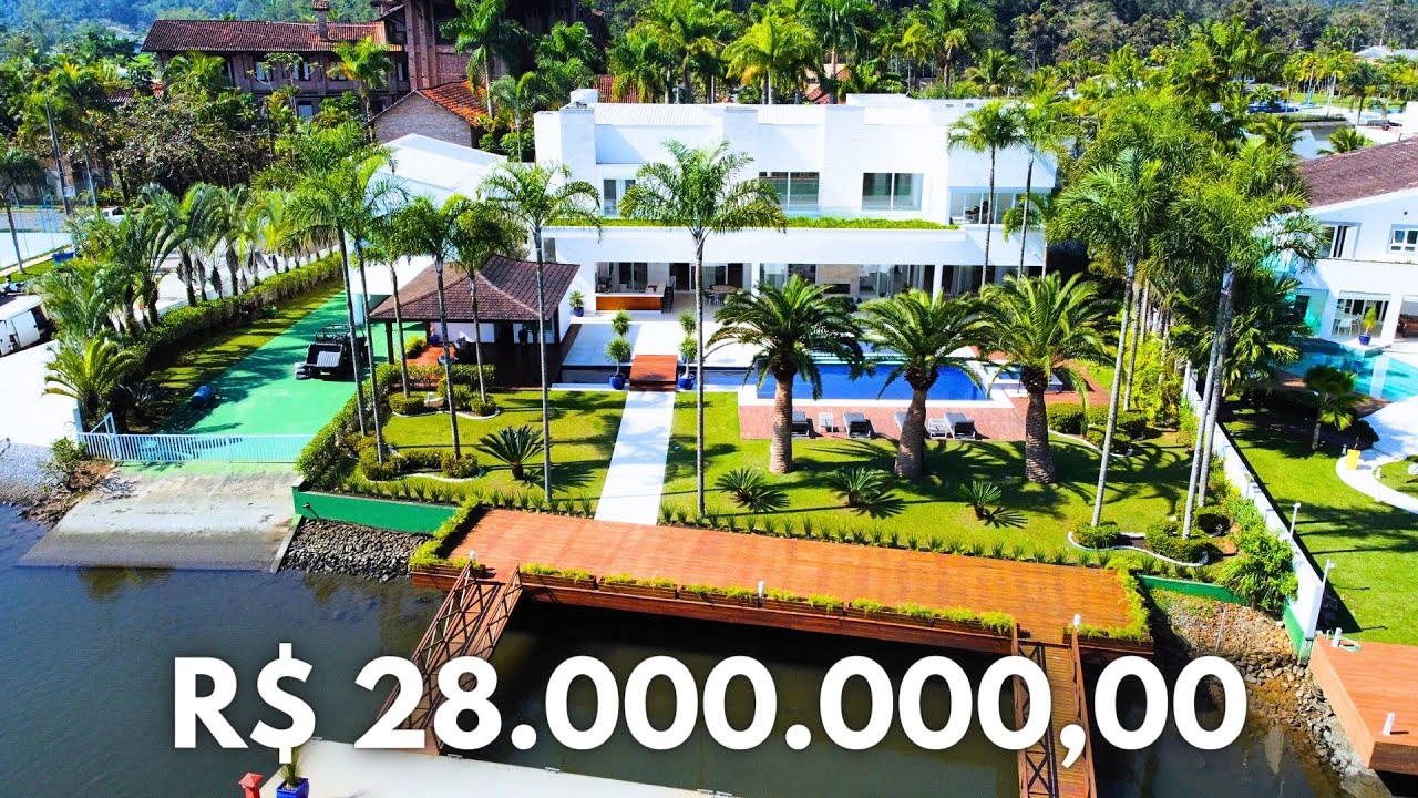 Mansão Marina Guarujá com pier para barco de 150 pés. R$ 28.000.000,00