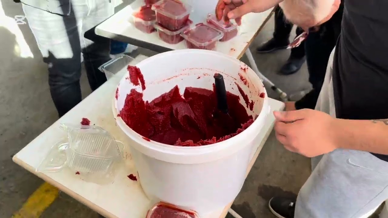 Hatay yöresel var dediler, annem ben Turşu geldik.