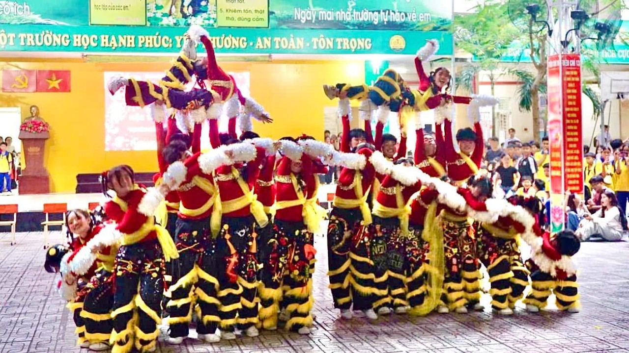 QUÁN QUÂN FLASHMOB THCS HÀ HUY TẬP 2026 - 9A6 - Tết Đoàn Viên