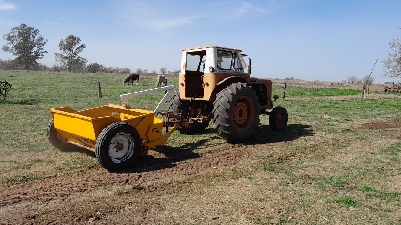 Fiat 780 trabajando con pala Grosspal