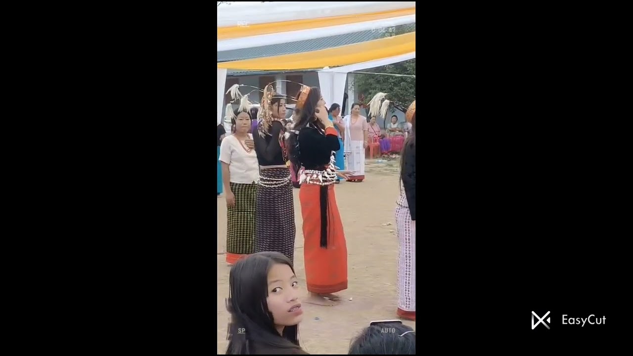 Tete Sapam na Maring cultural dress setlaga Bonny Sharma ga shoot toubagi scene