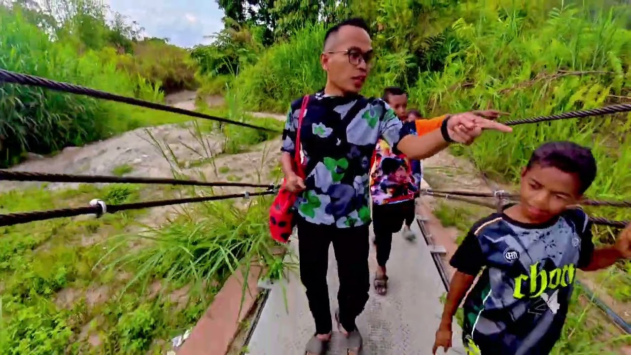 Jalan jalan ke sungai dengan anak murid
