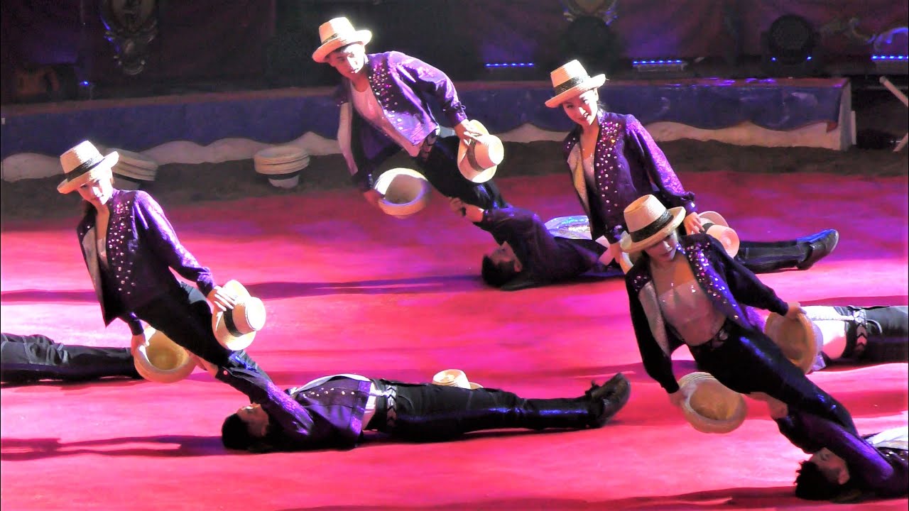 Great Troop of Shandong - Juggling hats - 44th International Circus Festival of Monte-Carlo 2020