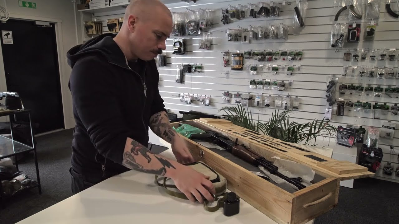Super rzadka limitowana edycja rosyjskiego Saiga MK 103 (AK47/AKM) &ndash; rozpakowywanie