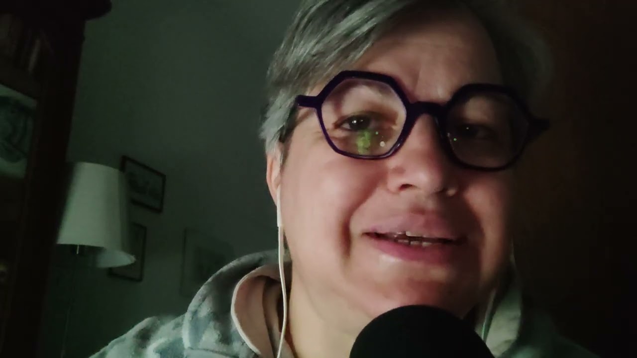 Asmr - parlato racconto di me per emmony 