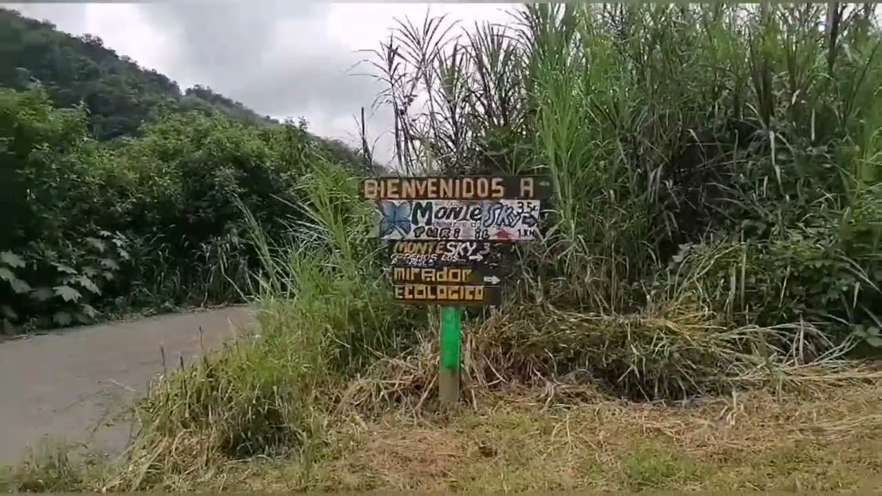 Casona abandonada irani en Orosí Cartago