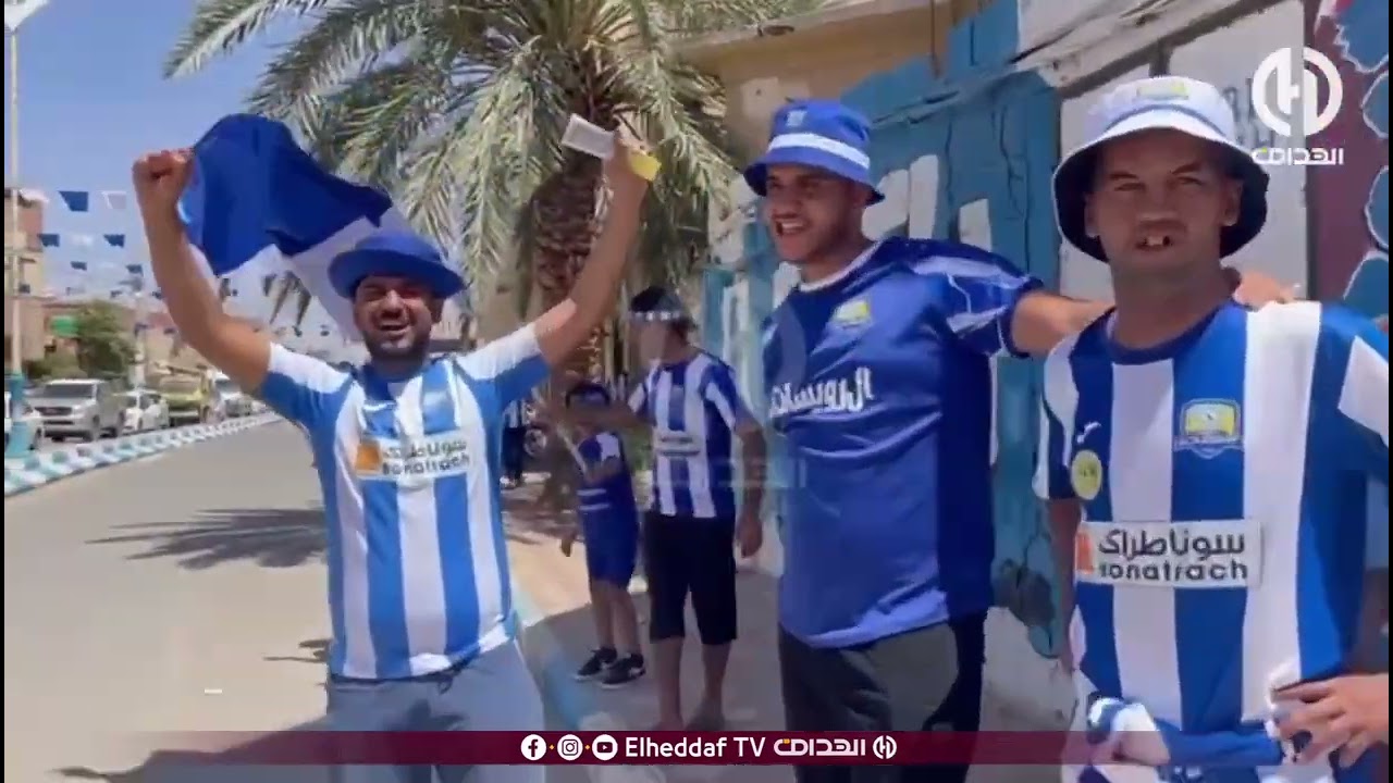 أنصار فريق مستقبل الرويسات يصنعون أجواء رائعة قبل مباراة فريقهم الأخيرة ضد اتحاد الشاوية