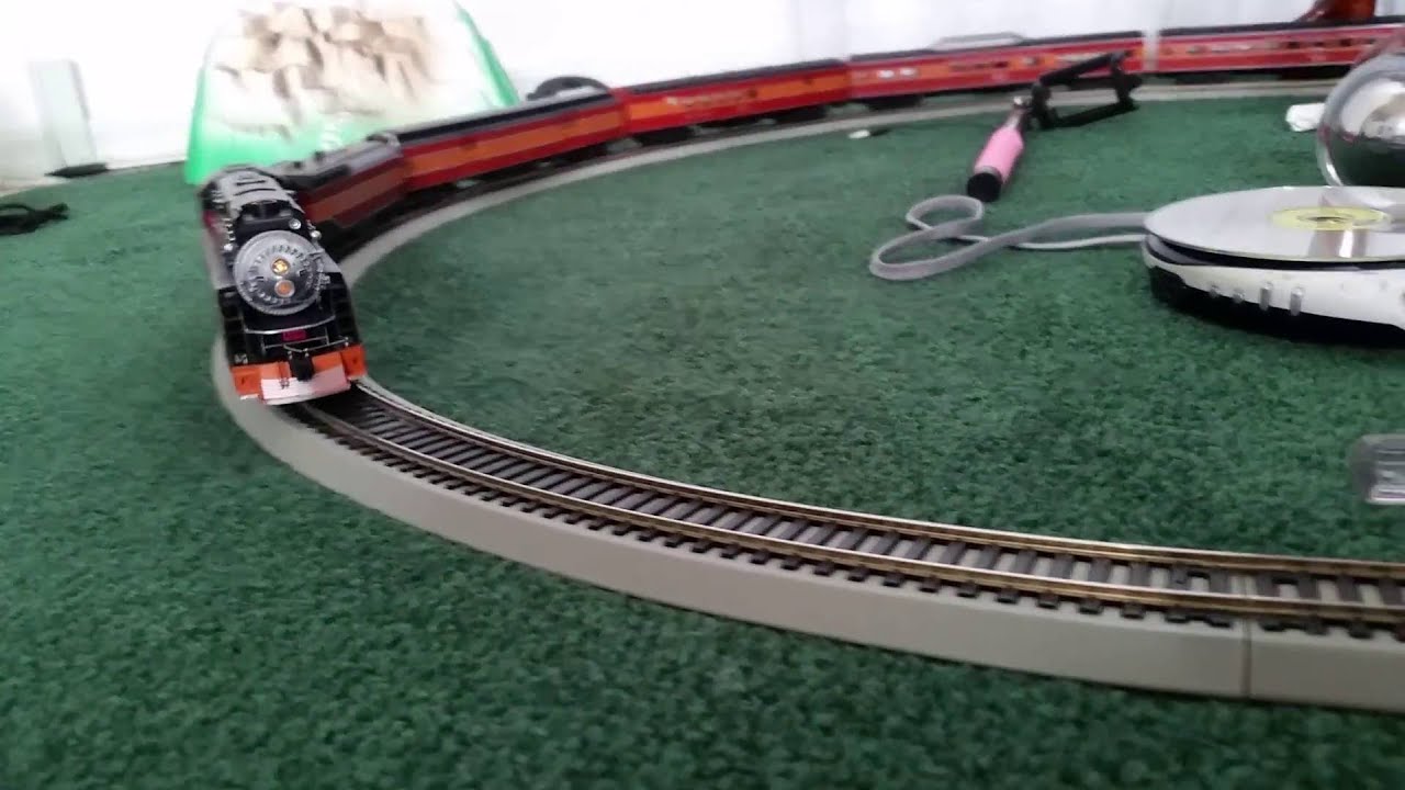 Model Train videos: Early morning run with my 4449
