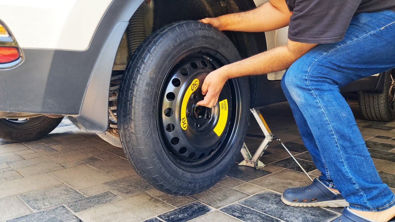 How to change a flat tire on Kia Sportage
