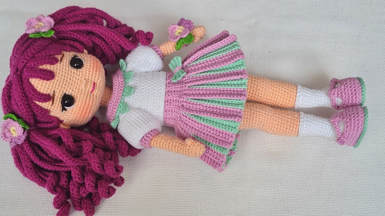 Amigurumi Menekşe Bebek 1.Bölum/Pileli Etek ve Ayakkabı Yapımı (ENG SUBTİTLES ON/subtítulos ESPANÕL)