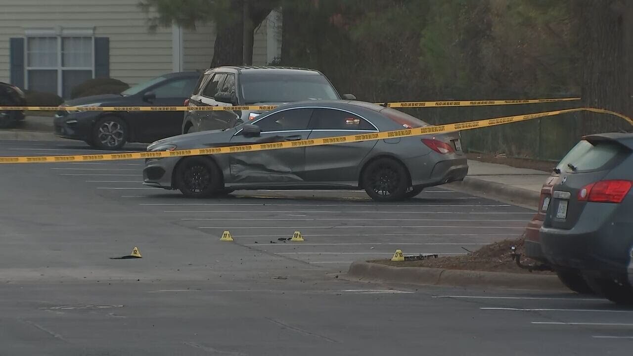 Police investigate assault at Pineville apartment complex | WSOC-TV