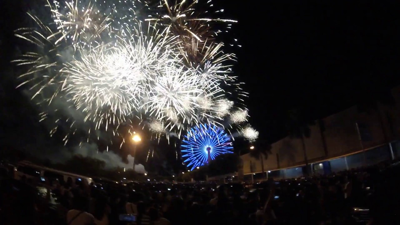 The Biggest Lantern of Hope - Fireworks Show - SM CITY Pampanga, Philippines