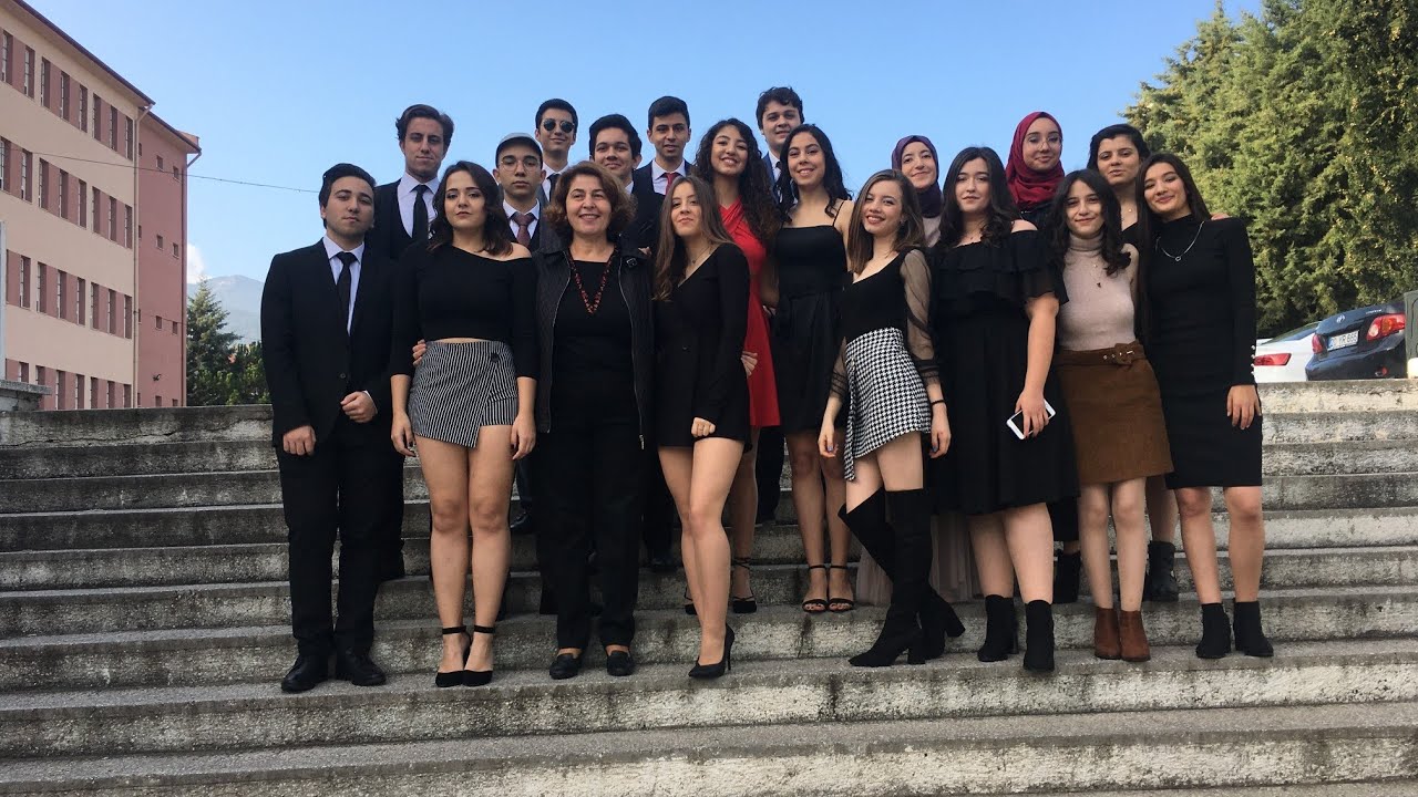 Yaşar Kımıl Fen Lisesi 12-D Mezuniyet Kolajı