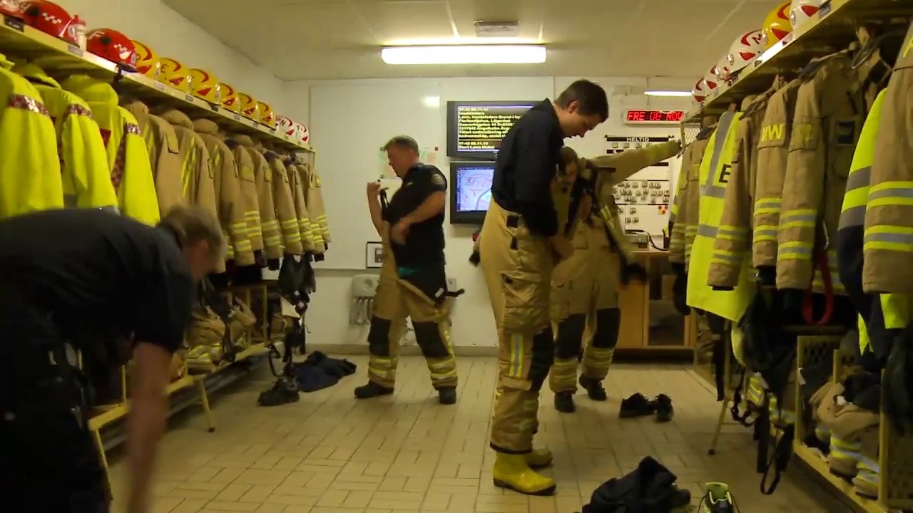 Larm om kontroll av brand i lägenhet
