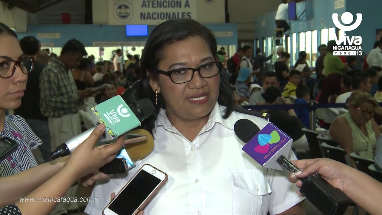 Conozca los requisitos de entrada y salida si usted tiene doble nacionalidad