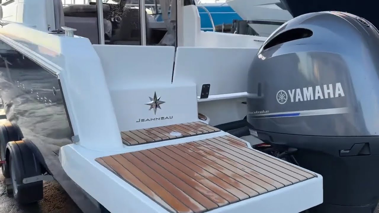 Trailer Jeanneau Merry Fisher 695.
