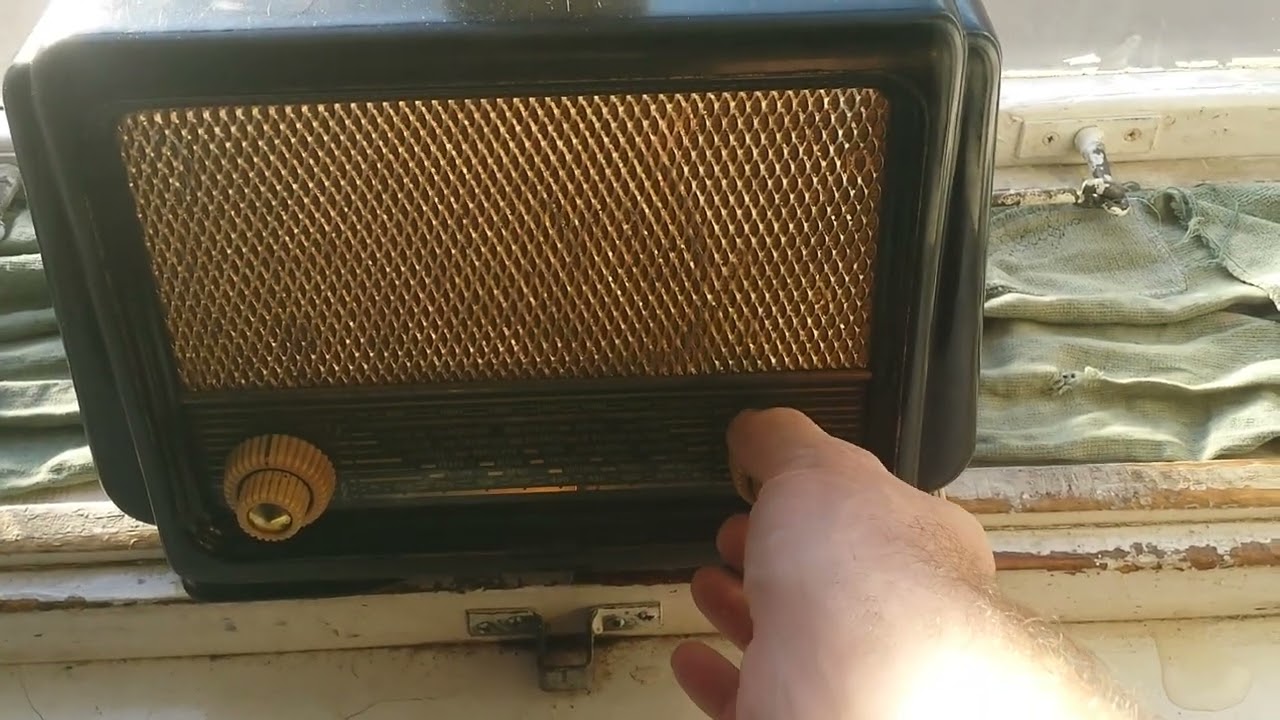 Tesla 420Aa ukázka po zadeklování - (rádio je přeplý na modul VKV)