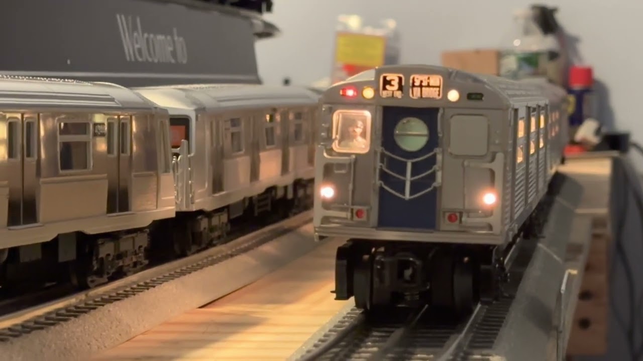 Unboxing MTH R34 Subway set