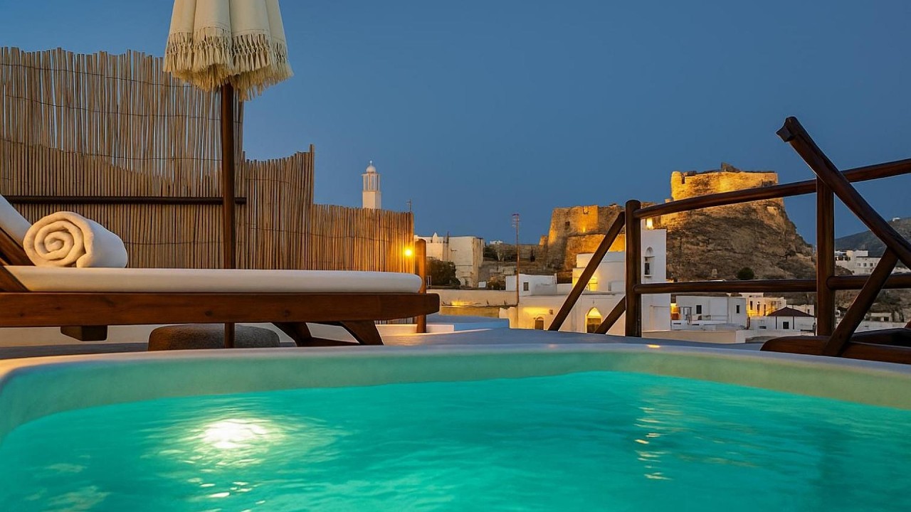 Santorini Rooftop Hot Tub Suite with Panoramic Views | Santorini, Greece | Hotel Review 🏩