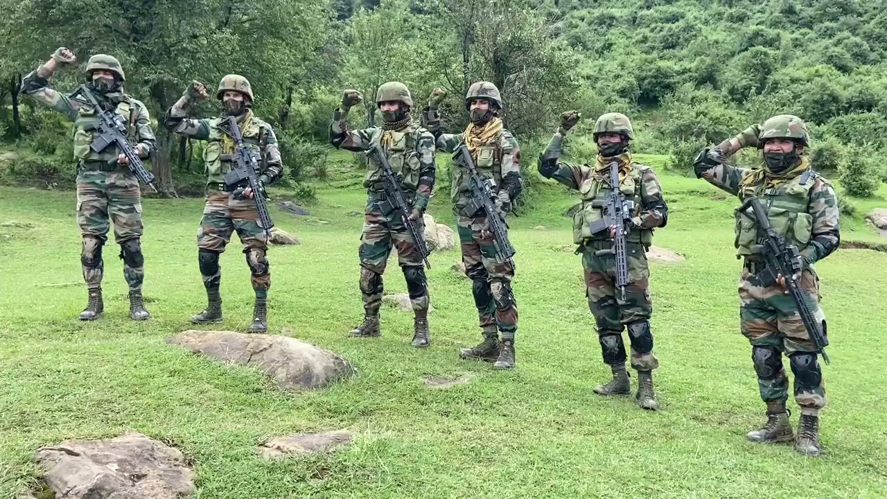 Line of Control (LoC): Indian Army Kumaon Regiment | 7.62mmNATO SIG 716i