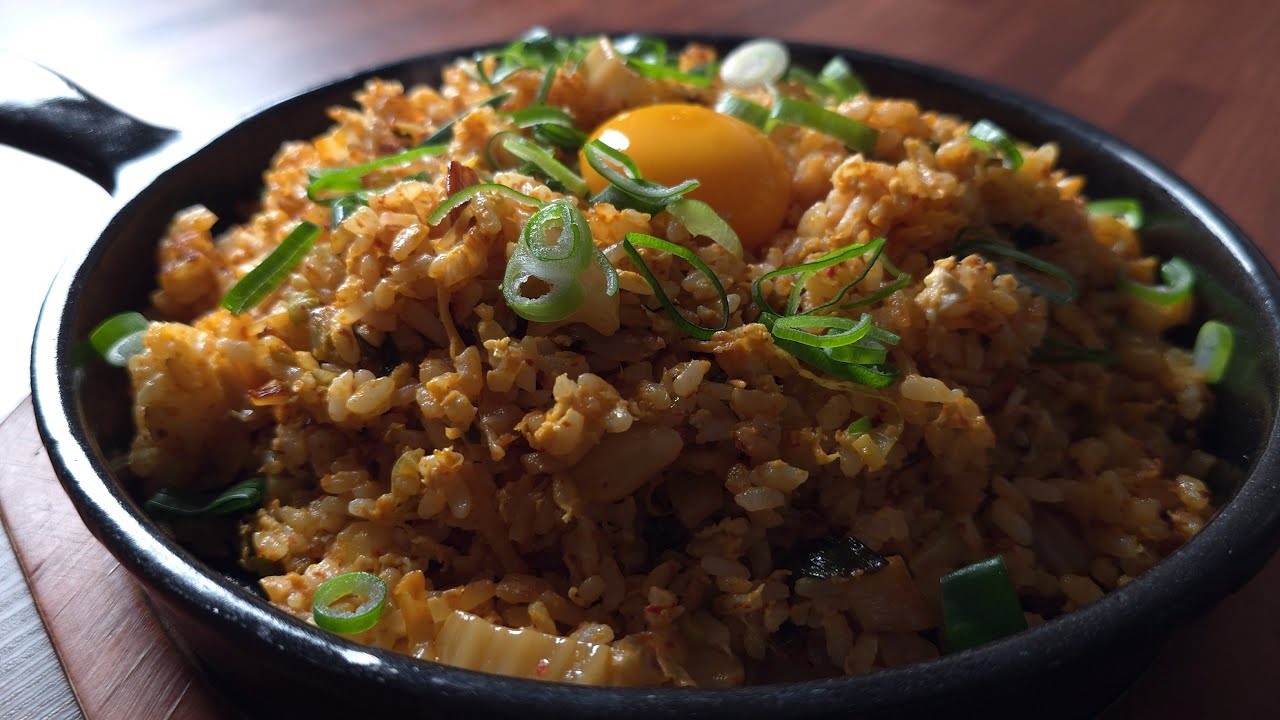 김치와 계란을 이렇게 드셔 보세요. 든든한 한 끼 식사가 완성이 됩니다.