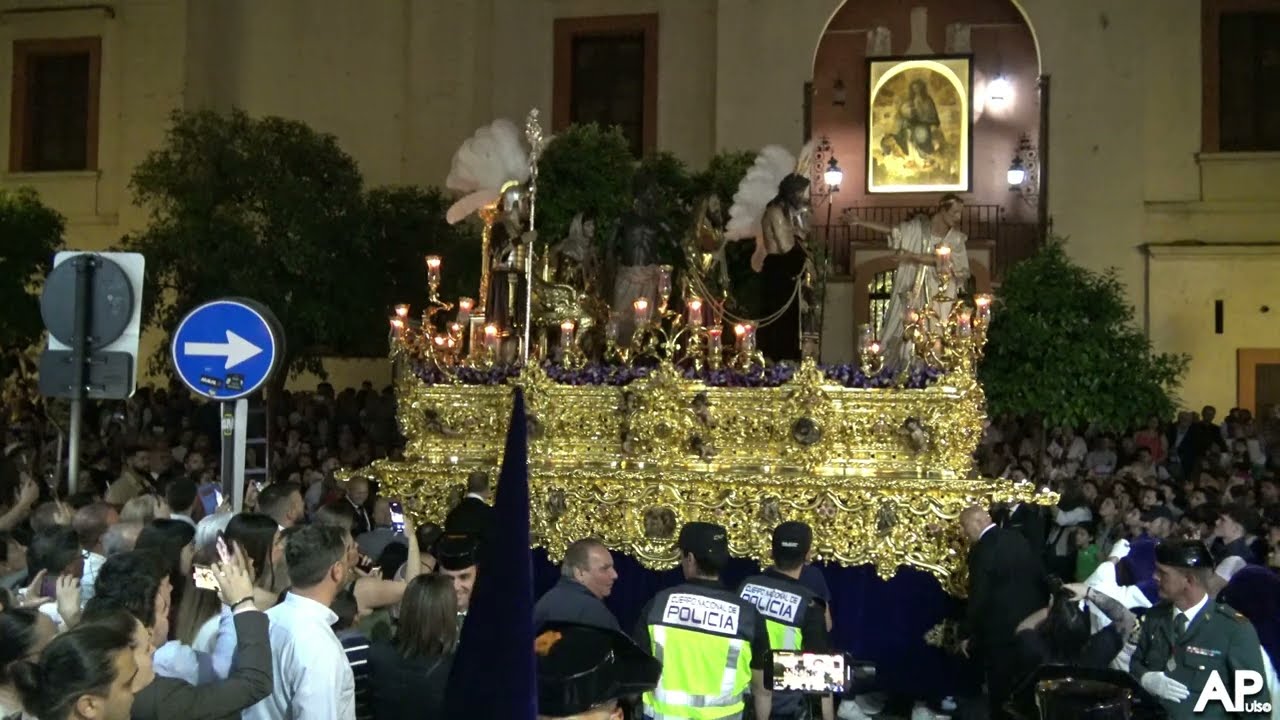IMPRESIONANTE SUBIDA de la CUESTA BACALAO del misterio de SAN BENITO | Semana Santa Sevilla 2023