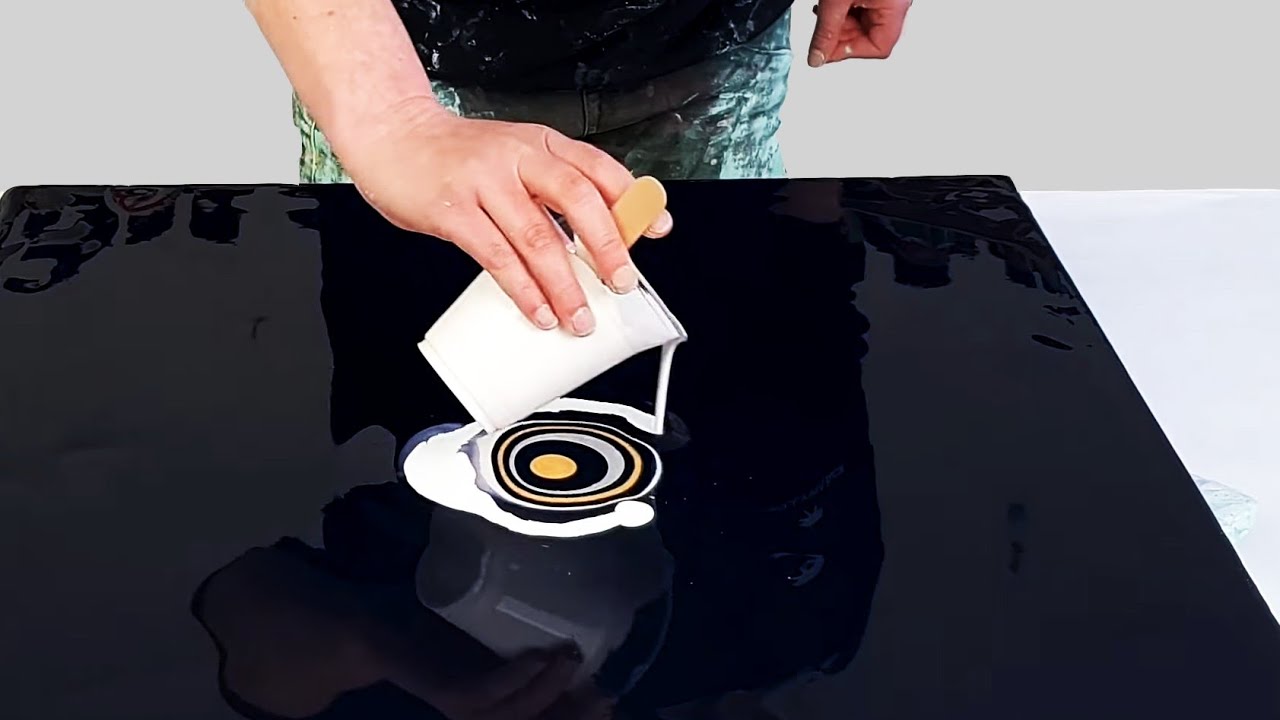 MONOCHROME with a Hint of Violet💜🖤 / The Dutch Bloom / Pour Painting