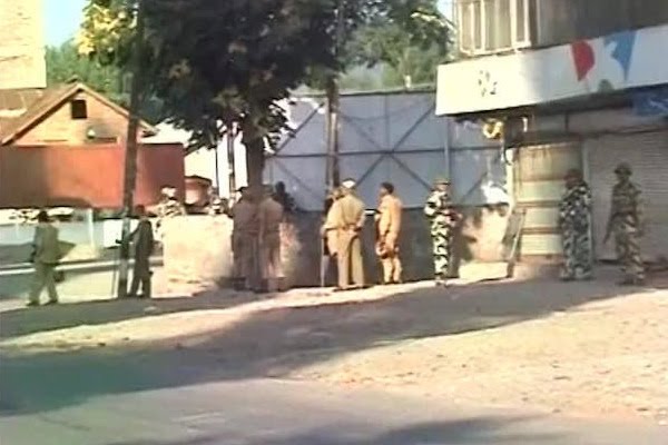 Baramulla: Two Army jawans, one policeman martyred in militant attack on convoy