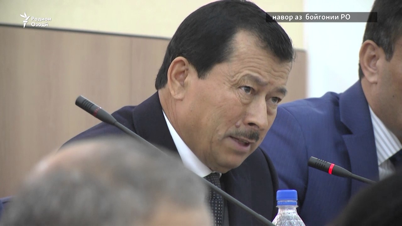 Парлумон: Амниятиҳо беиҷозат ба хонаи мардум надароянд