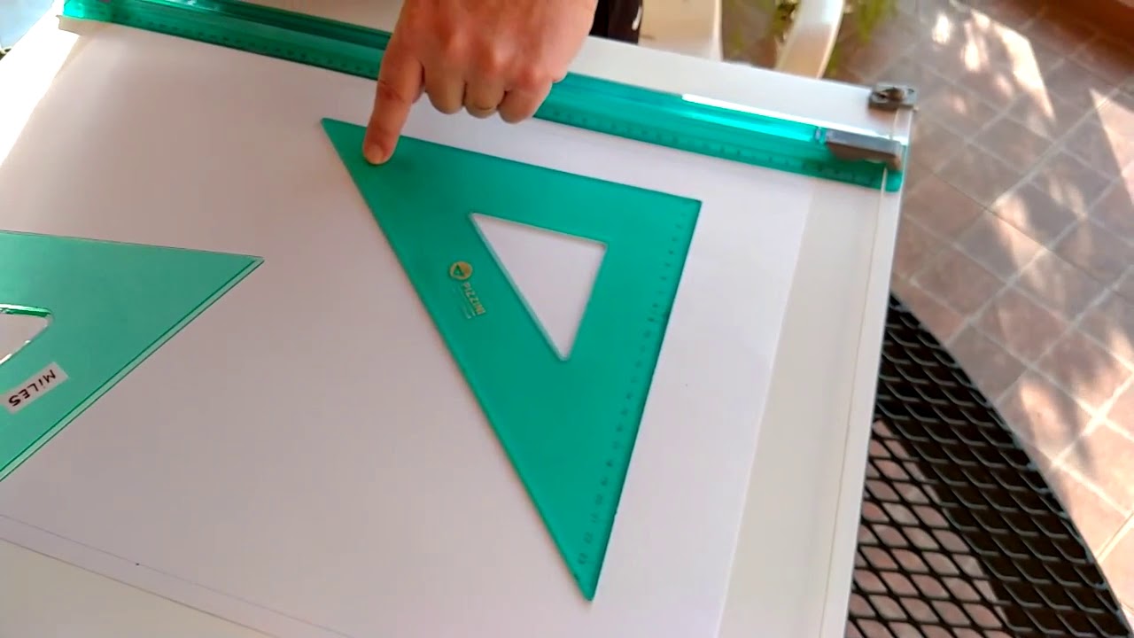 Dibujo Técnico: Recuadro interno de la hoja