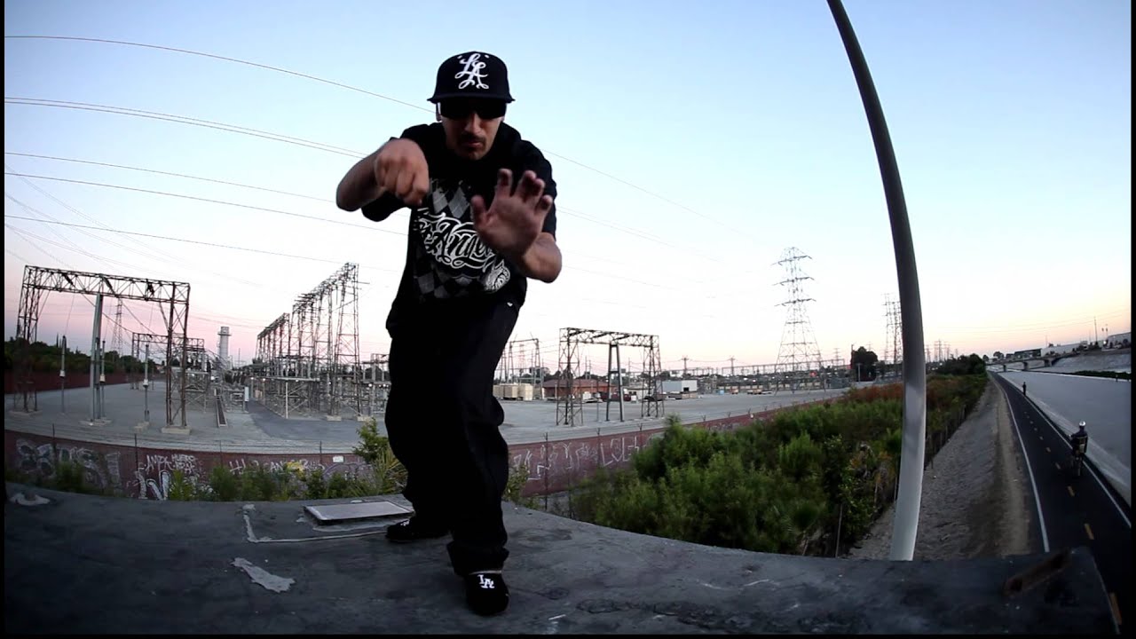 BURST ROCK FUNNY BONES STREET LEVEL BTS