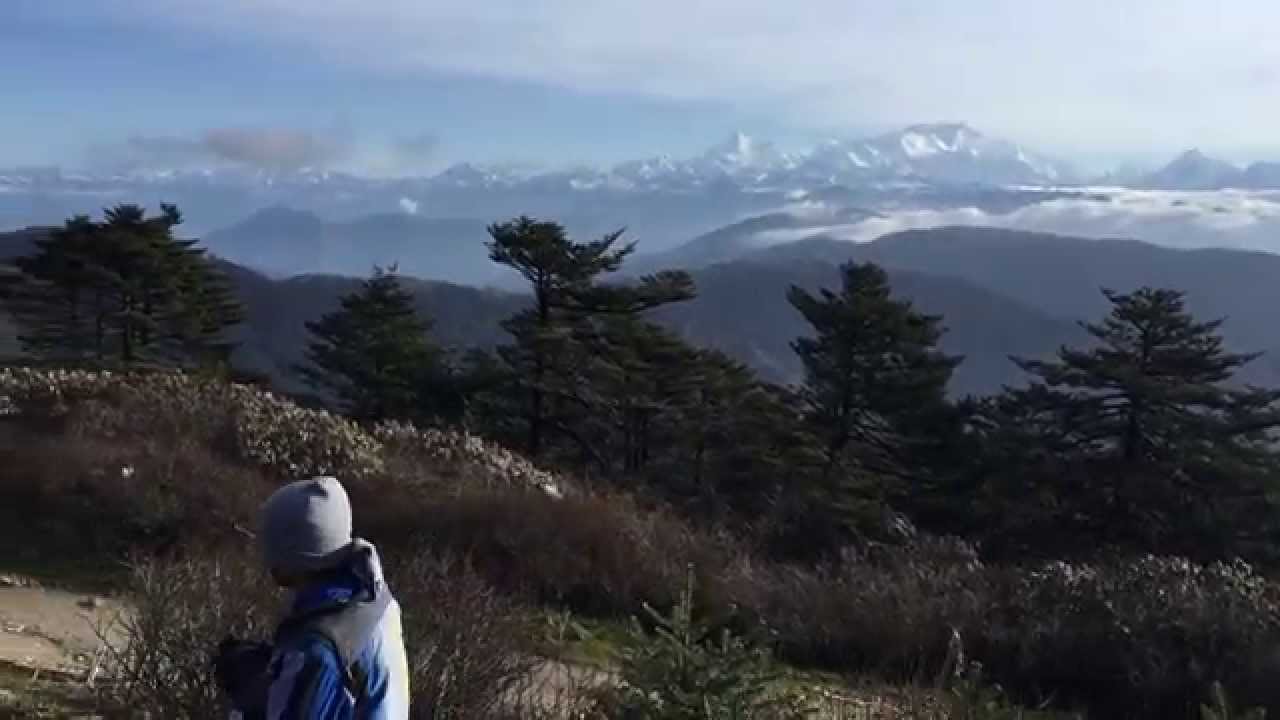 Everest and Kanchenjunga view from Sandakphu