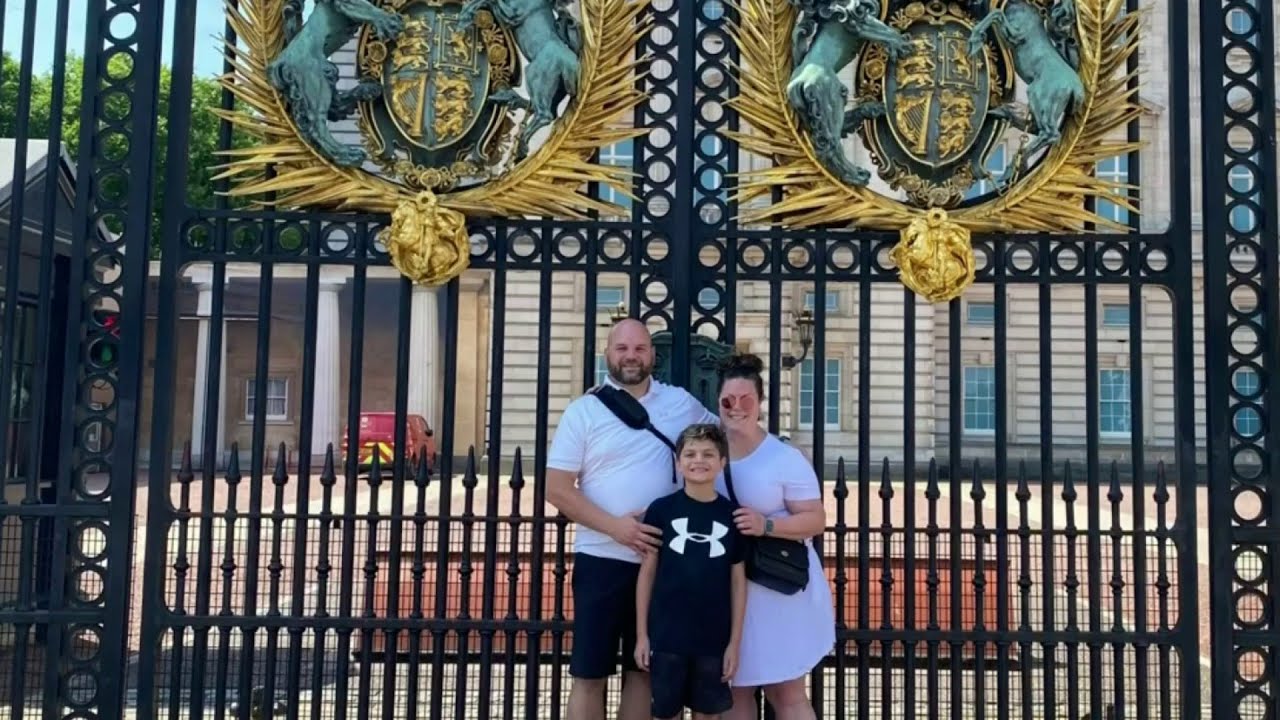 Heatwave causes delays for Westland family vacationing in London