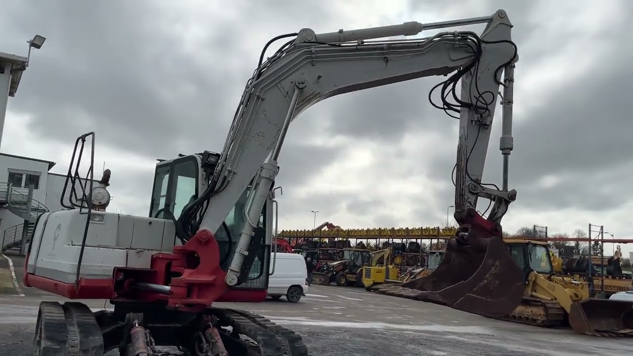 Pelle sur chenilles Takeuchi TB1140